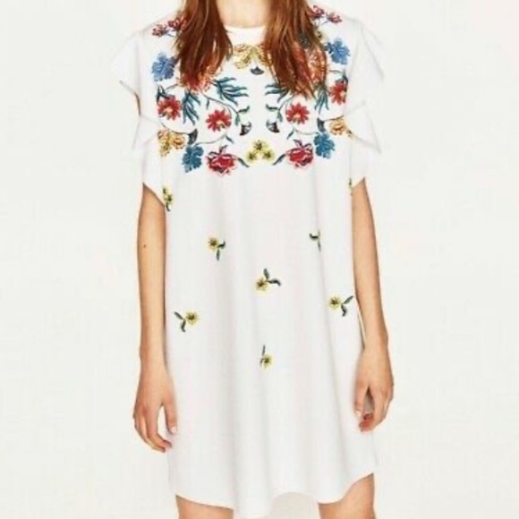 Zara Dresses & Skirts - Zara Collection Floral Ruffle Sleeve Shift Dress